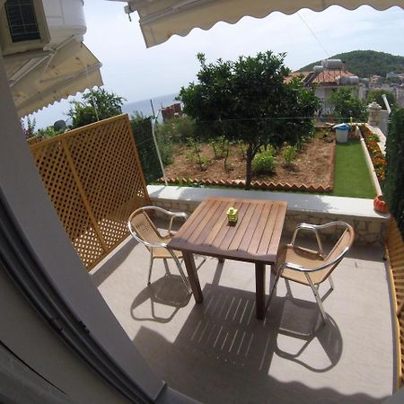 Riviera Rooms Himare Ngoại thất bức ảnh