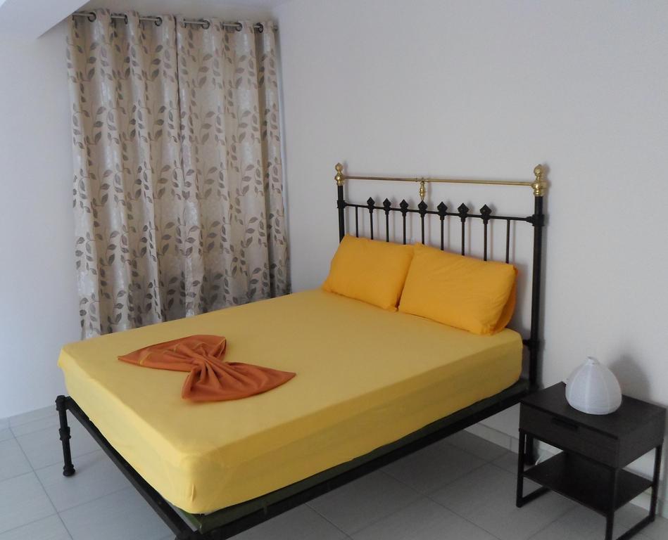 Riviera Rooms Himare Phòng bức ảnh