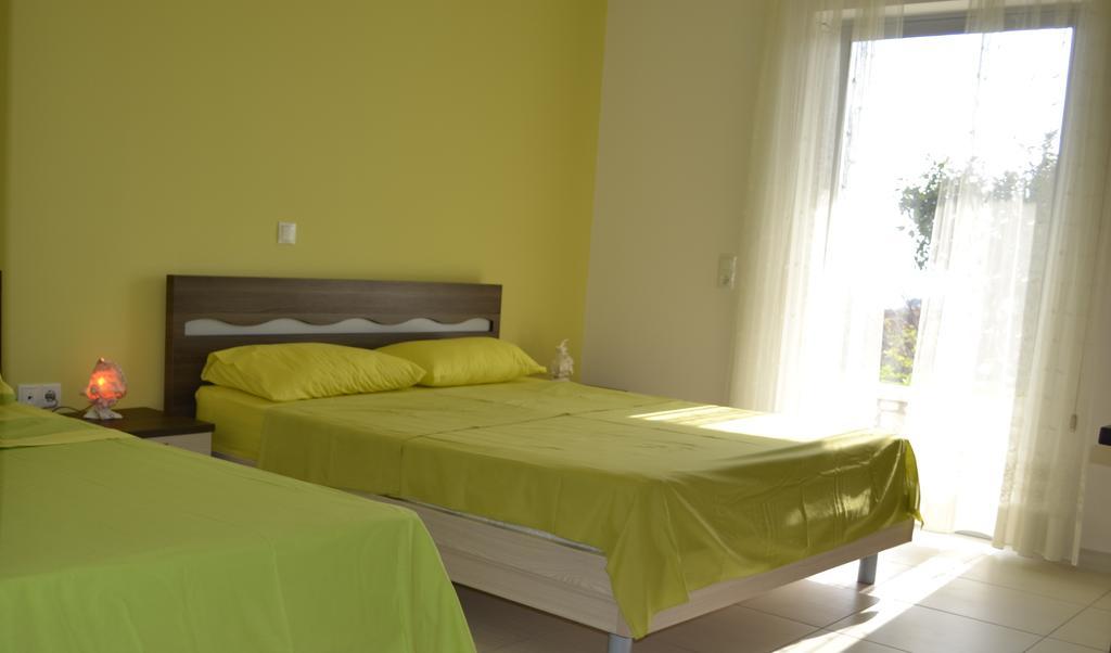 Riviera Rooms Himare Phòng bức ảnh