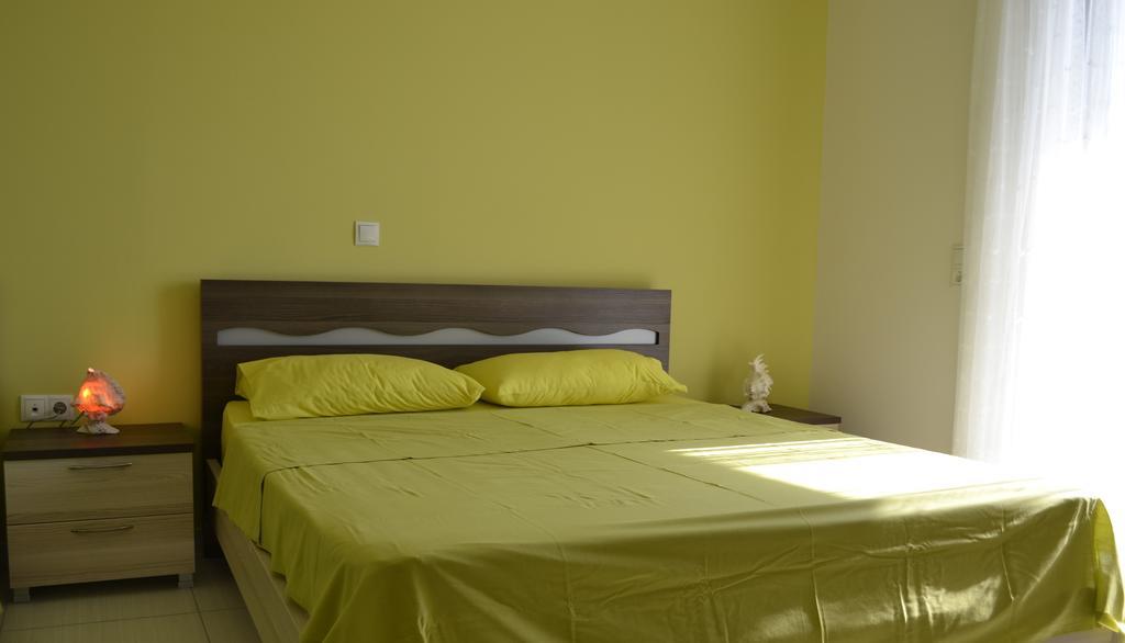 Riviera Rooms Himare Phòng bức ảnh