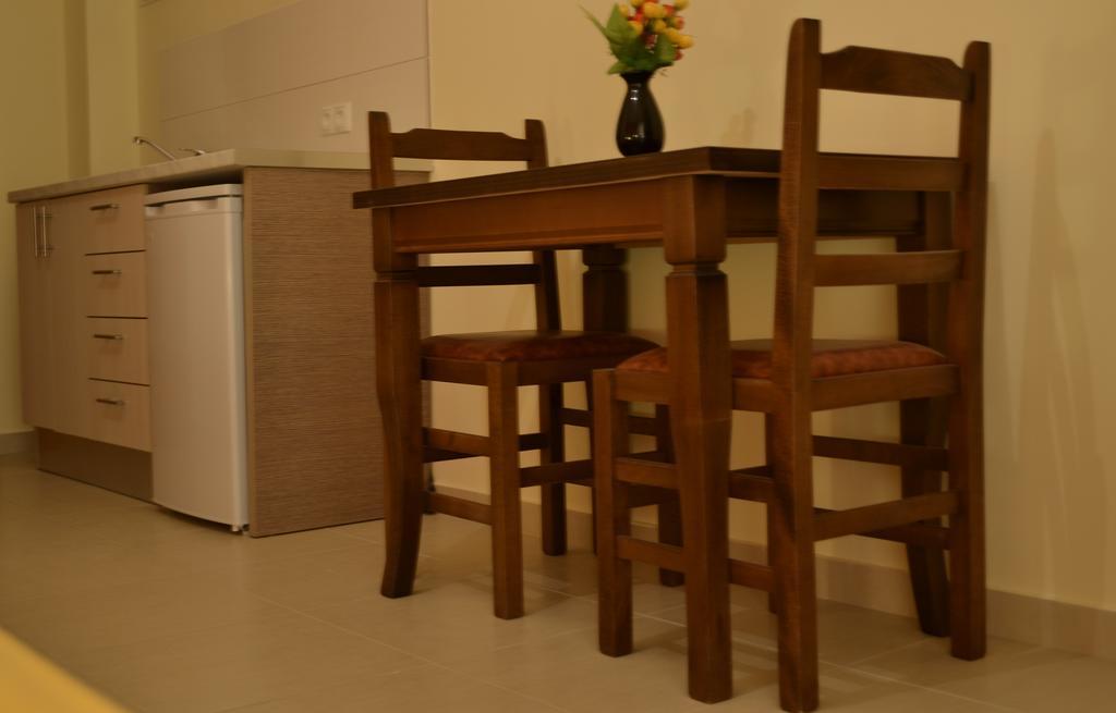 Riviera Rooms Himare Phòng bức ảnh