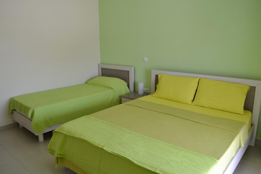 Riviera Rooms Himare Phòng bức ảnh