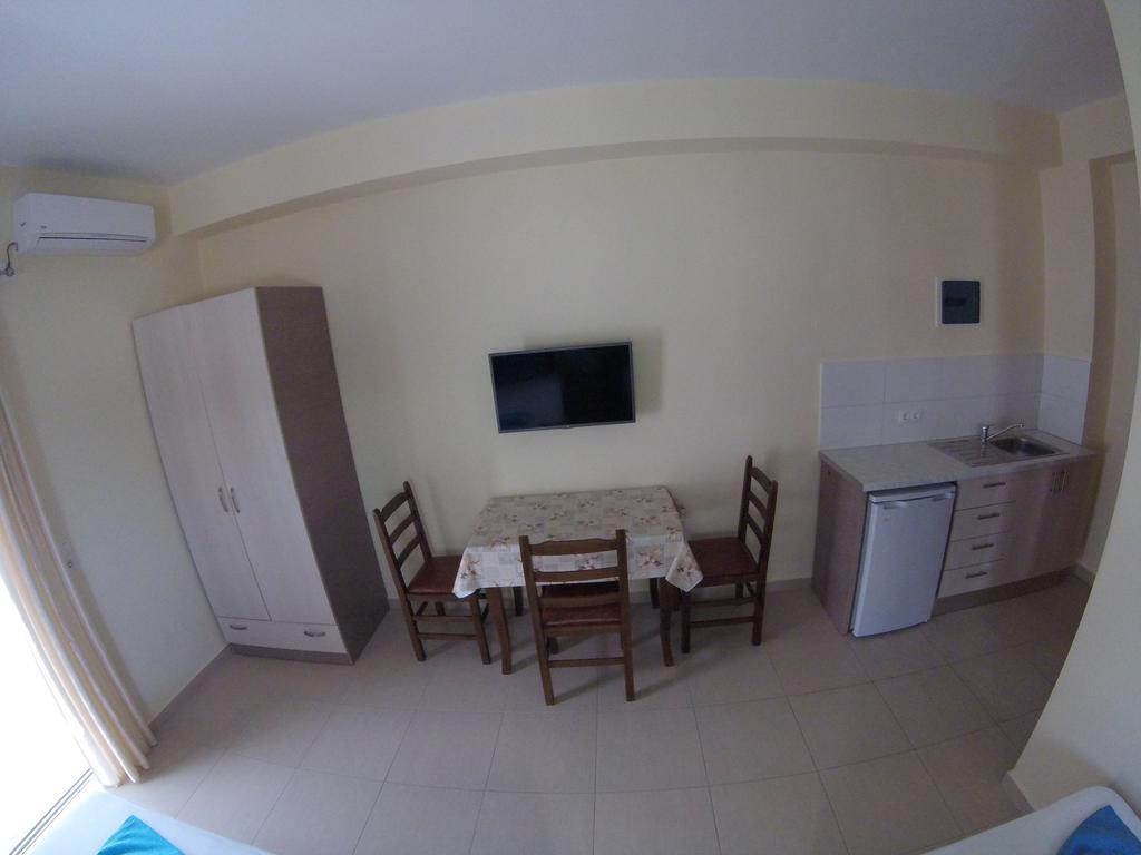 Riviera Rooms Himare Ngoại thất bức ảnh
