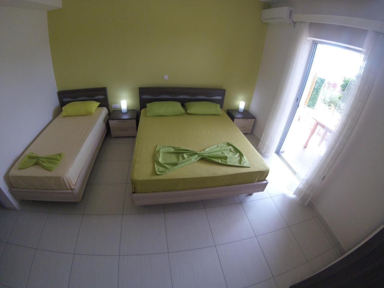 Riviera Rooms Himare Ngoại thất bức ảnh